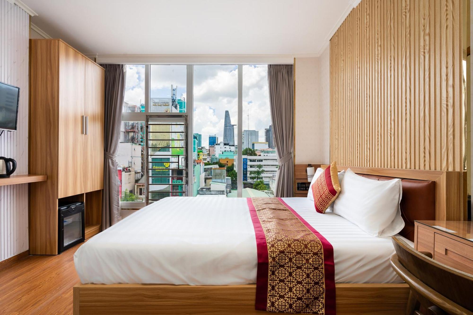 Luna Saigon - Bui Vien Walking Street 3* TP. Hồ Chí Minh
