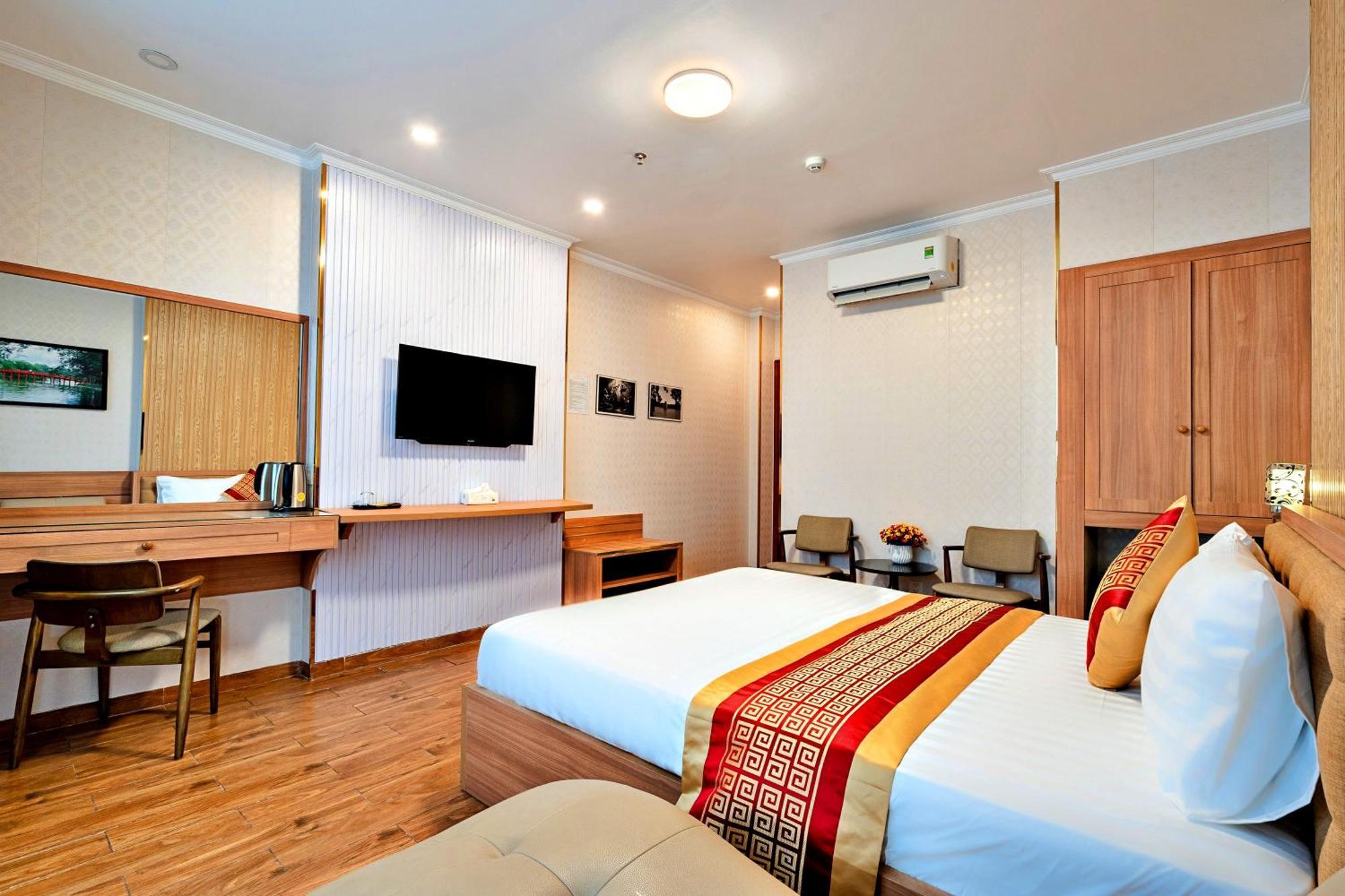 Khách sạn Luna Saigon - Bui Vien Walking Street 3*