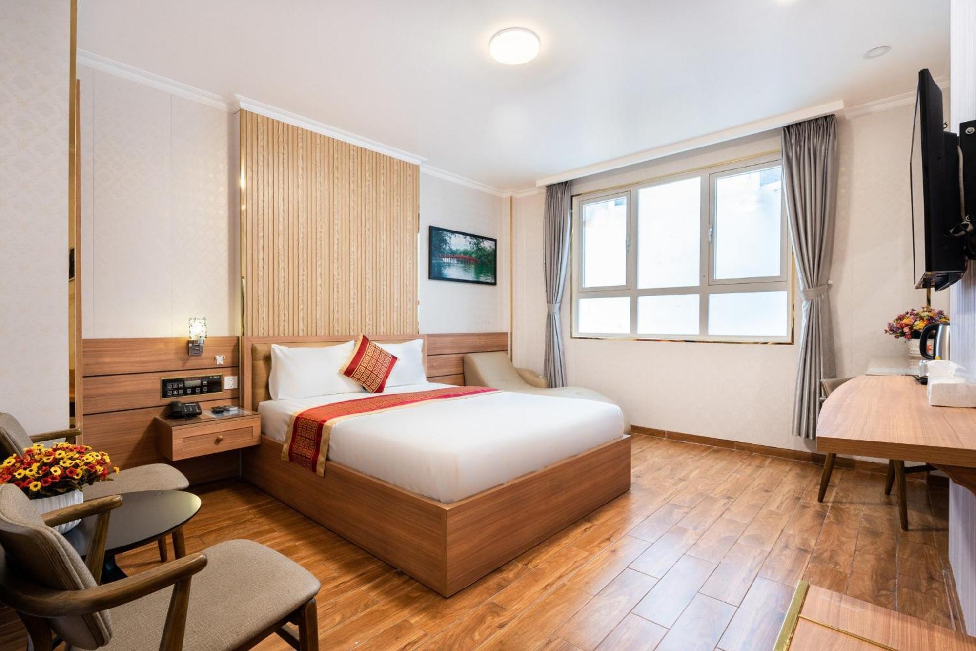 Khách sạn Luna Saigon - Bui Vien Walking Street 3*