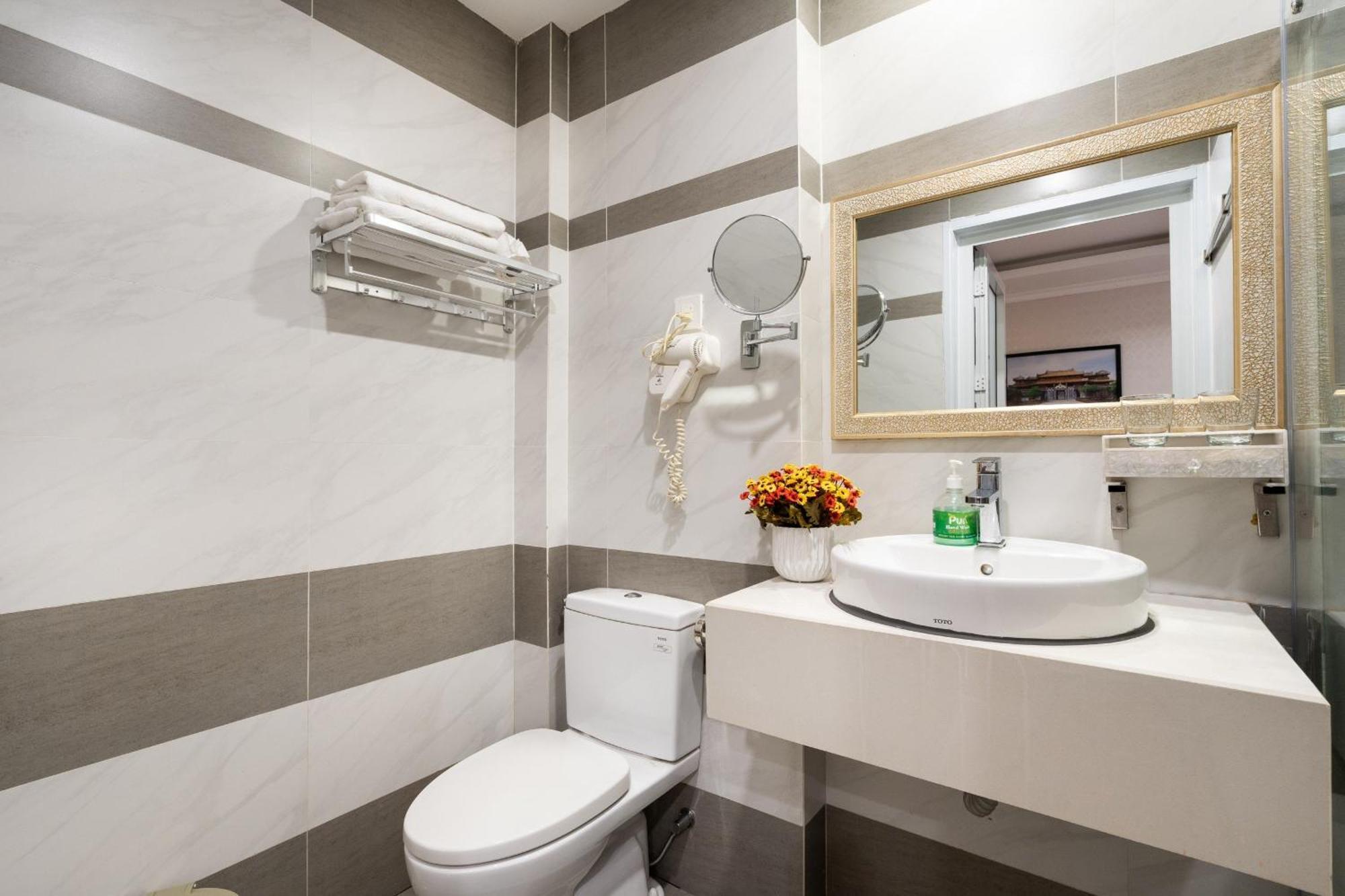 Luna Saigon - Bui Vien Walking Street 3* TP. Hồ Chí Minh